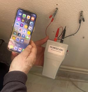 Humiscan device for professionals to monitor and record moisture levels across different walls in different buildings