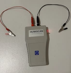 Humiscan device for professionals to monitor and record moisture levels across different walls in different buildings